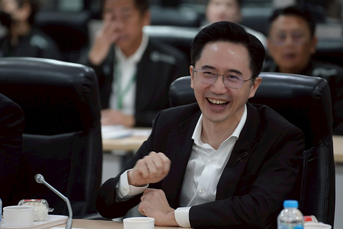 ยศชนัน วงศ์สวัสดิ์