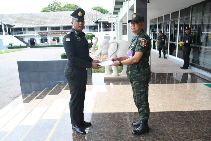 บรรยากาศพิธีมอบเงินสวัสดิการทหาร ณ หน้ากองบังคับการ ร.2 รอ.