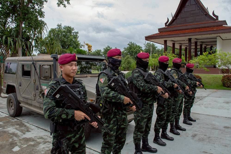 กำลังพลหน่วยลาดตระเวนระยะไกล กองกำลังนเรศวร เตรียมพร้อมตรึงกำลังชายแดน