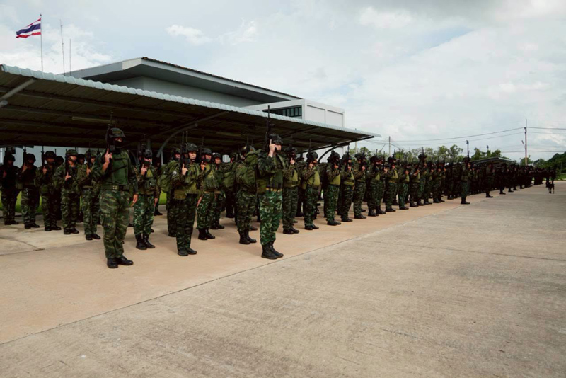 กำลังพล นขต.ร.112 แบกเครื่องสนามเดินทัพทางไกลจำลองสถานการณ์จริงในสนามรบ