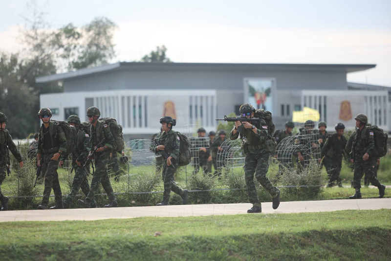 บรรยากาศการฝึกเดินทางไกลท่ามกลางภูมิประเทศจำลองค่ายทหาร ร.112