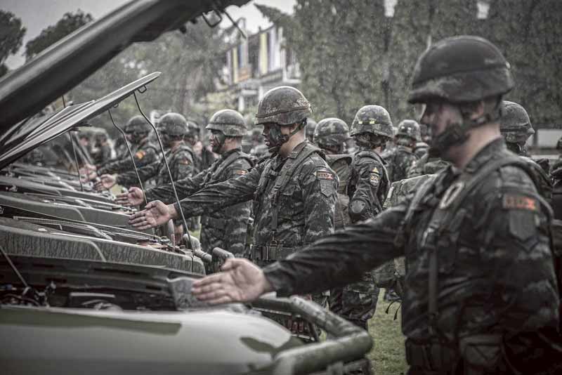 กำลังพลทหารบกไทยแสดงความพร้อมรบเต็มขีดความสามารถ