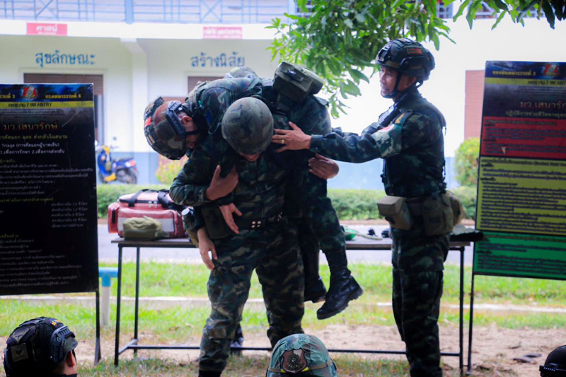 ทหารกองพันทหารราบที่ 3 ฝึกการปฐมพยาบาลกู้ชีพในสนามรบ