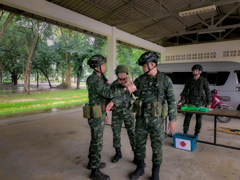 การอบรมการห้ามเลือดและการปฐมพยาบาลยามฉุกเฉินในสนามของทหาร
