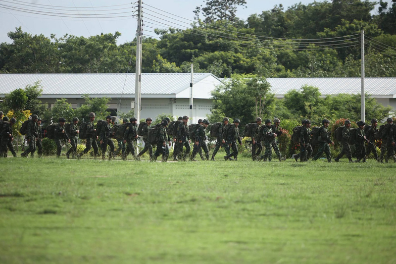 เจ้าหน้าที่ทหารไทยร่วมฝึกทบทวนการเคลื่อนกำลังพลเชิงยุทธวิธีอย่างพร้อมเพรียง