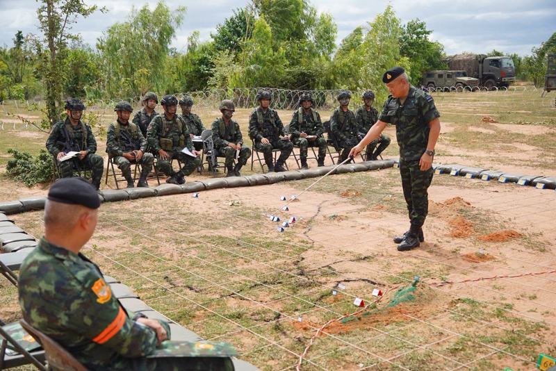 เสธ.พล.ร.9 พ.อ. นพดล ภาคาผล ตรวจเยี่ยมการฝึกเป็นหน่วยกองพัน