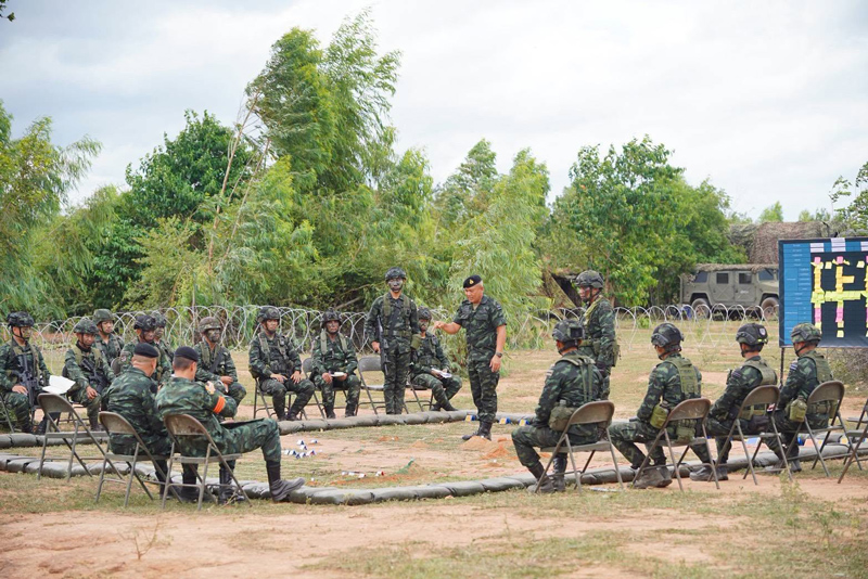 พ.อ. นพดล ภาคาผล เสนาธิการกองพลทหารราบที่ 9 มอบข้อเสนอแนะด้านยุทธวิธี
