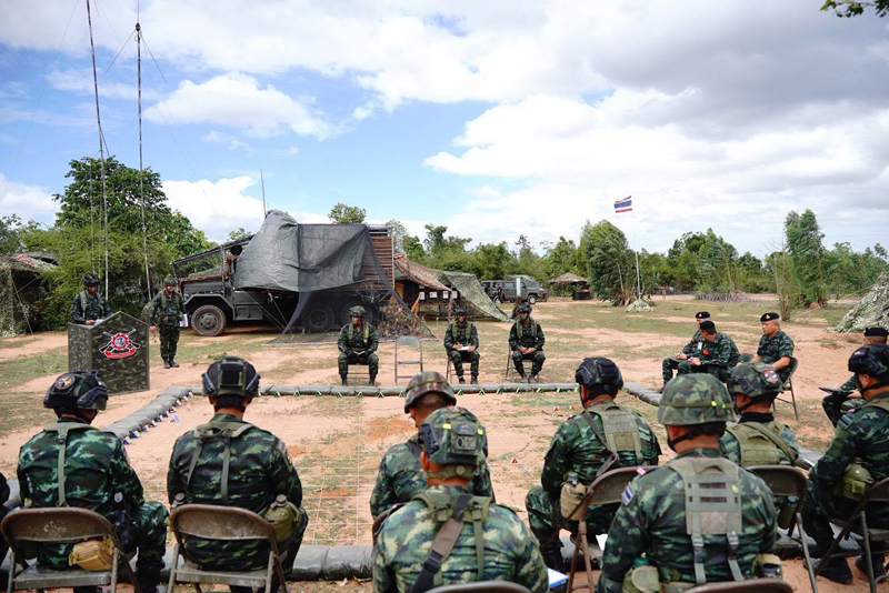 พ.อ. นพดล ภาคาผล ขณะลงพื้นที่ตรวจเยี่ยมกองกำลังพล พล.ร.9