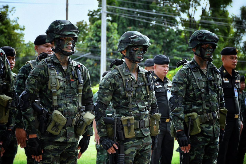 ชุดปฏิบัติการทหารทรหด กรมทหารราบที่ 23 ตั้งแถารับฟังโอวาทจากผู้บังคับบัญชา