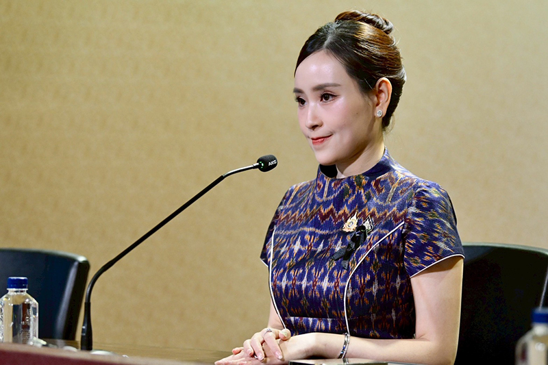 ภัทร์ดารัสมิ์ ทองสลวยกร