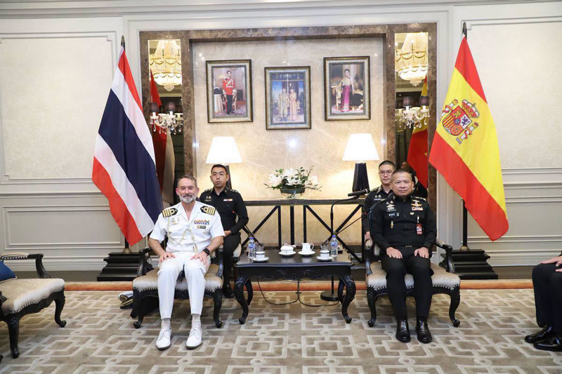 พลโท ธวัชชัย ตั้งพิทักษ์กุล ต้อนรับผู้ช่วยทูตทหารสเปนประจำประเทศไทย