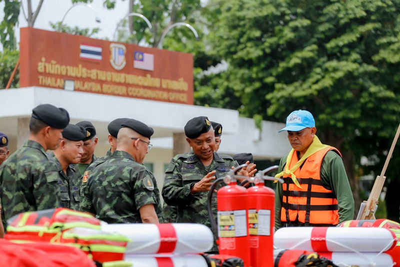 การเตรียมความพร้อมเครื่องมือยุทโธปกรณ์เพื่อช่วยเหลือประชาชน