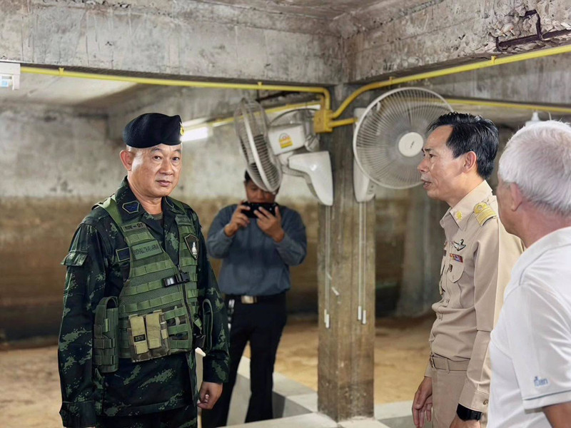 บรรยากาศการส่งมอบห้องเรียนปลอดภัยให้กับนักเรียนชายแดนแม่สอด