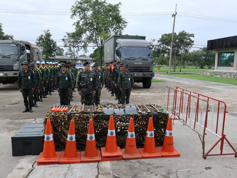 การเตรียมเครื่องมือยานพาหนะรับมืออุทกภัยของกองทัพ