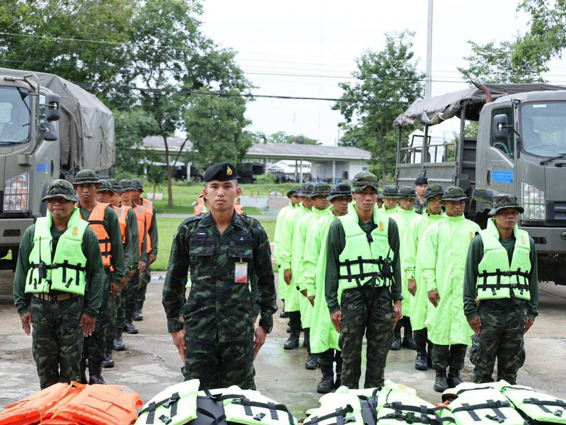 การตรวจอุปกรณ์บรรเทาสาธารณภัยของกองทัพบก