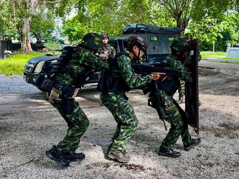 เจ้าหน้าที่ ฉก.ยะลา ฝึกการใช้อาวุธประจำกาย
