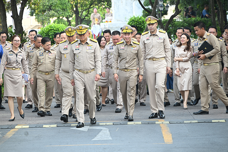 อนุทิน ชาญวีรกูล