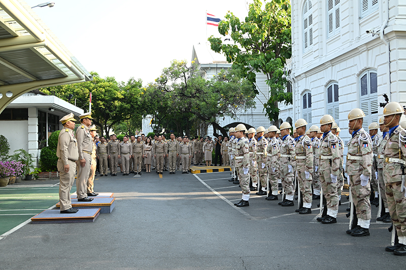 อนุทิน ชาญวีรกูล