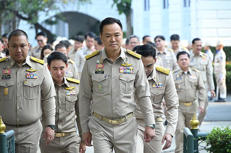 อนุทิน ชาญวีรกูล