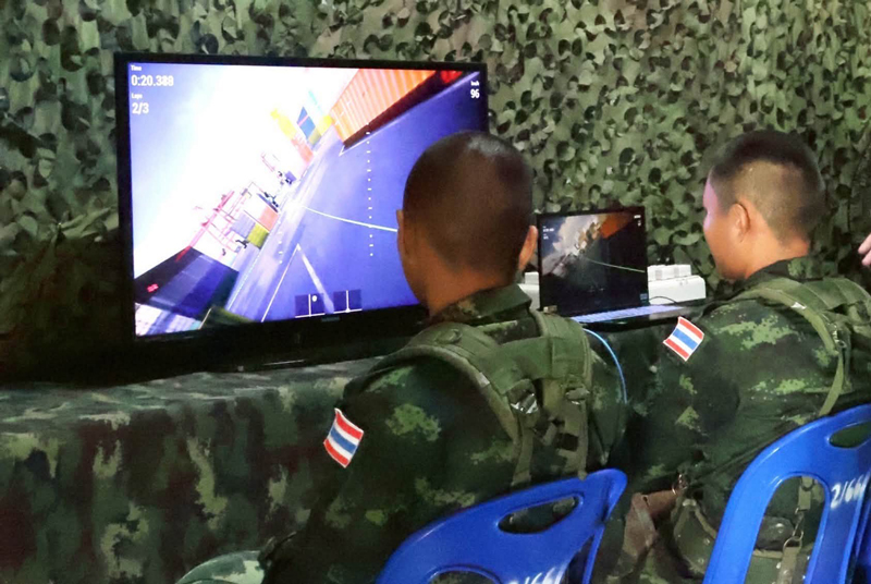 ร.3 พัน.2 การฝึกควบคุมการบินโดรนผ่านโปรแกรม Simulator