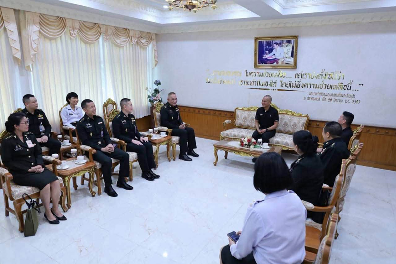 ผบ.ศอว.ศอพท. ต้อนรับคณะตรวจเยี่ยมสำนักงานแพทย์ สป.