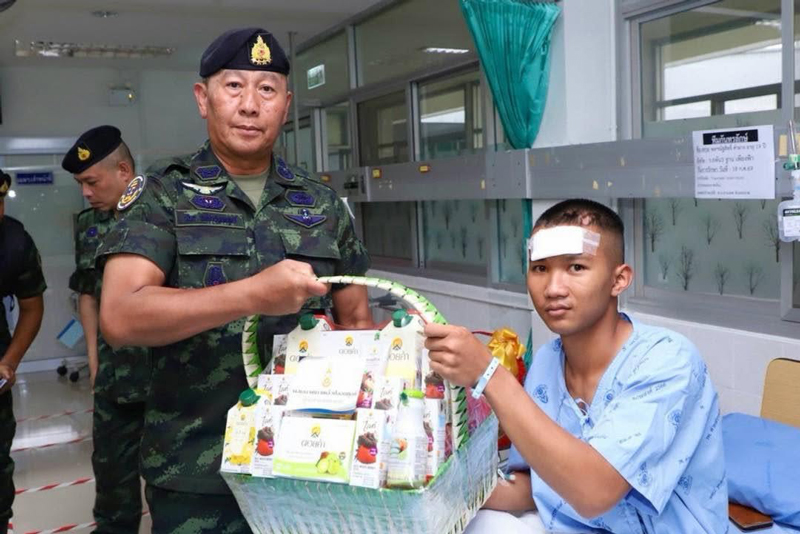 ผบ.ทบ. ติดตามการรักษาพยาบาลทหารที่รพ.ค่ายสรรพสิทธิประสงค์