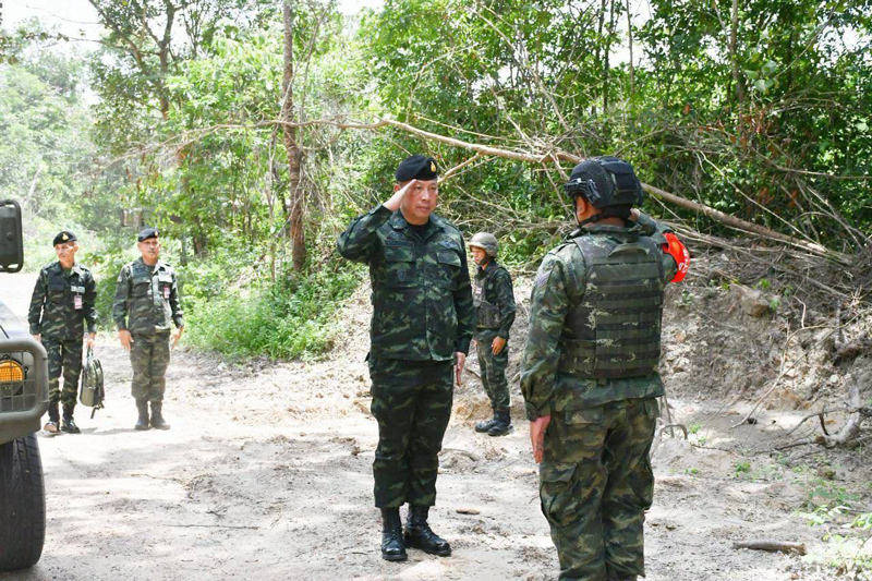 ผบ.ร.3 ตรวจความพร้อมยุทโธปกรณ์ ร.3 พัน.2