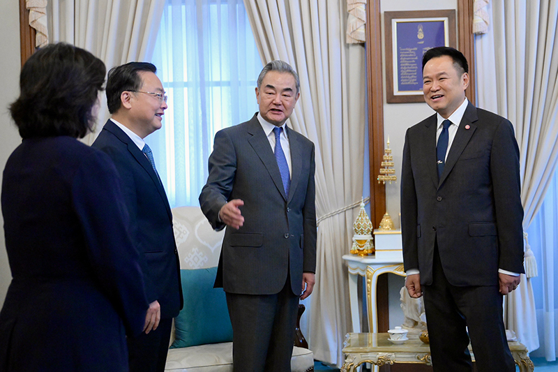 หวัง อี้