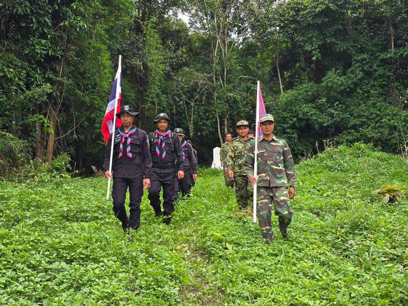 กำลังพลร้อยโท สมฤทธิ์ คำลี ผู้บังคับกองร้อยทหารพรานที่ 3202 ลาดตระเวนชายแดนไทย-ลาว