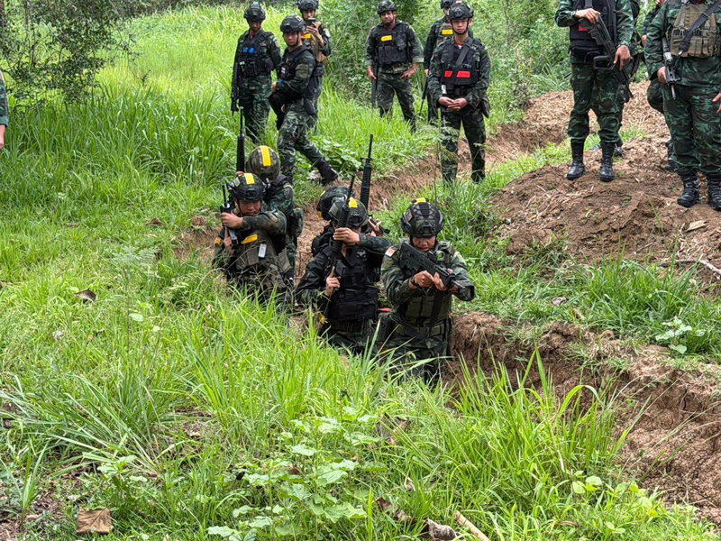 ชุดปฏิบัติการ นทท. ฝึกกวาดล้างคูติดต่อตามนโยบายกองทัพบก