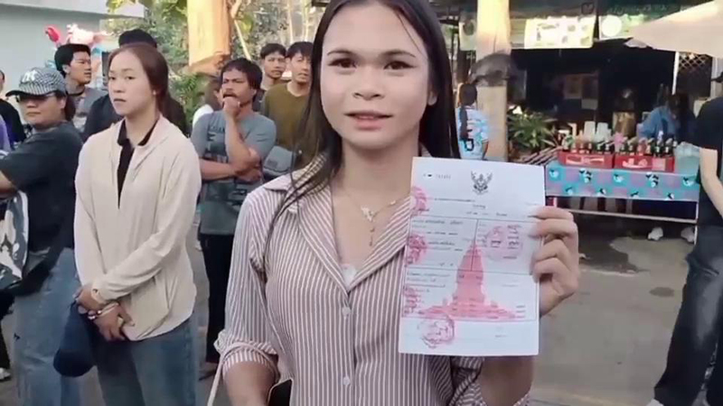 หนุ่มเกณฑ์ทหารโชว์สเต็ป