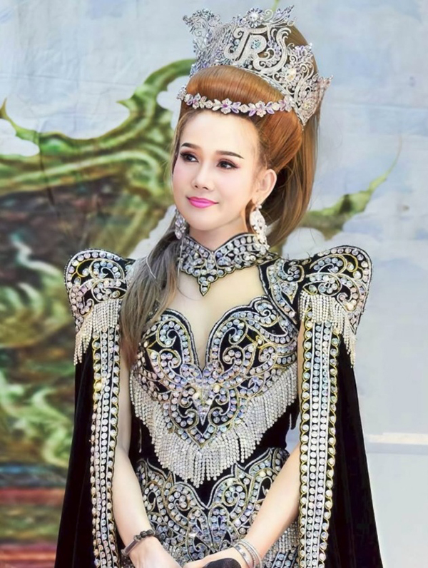 จิ้งหรีดขาว วงศ์เทวัญ