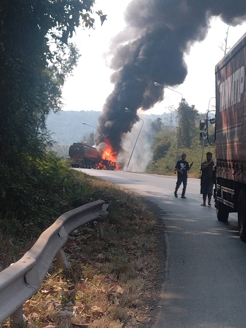 รถน้ำมัน 4 หมื่นลิตร