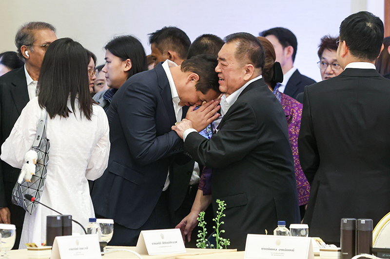อนุทิน ชาญวีรกูล