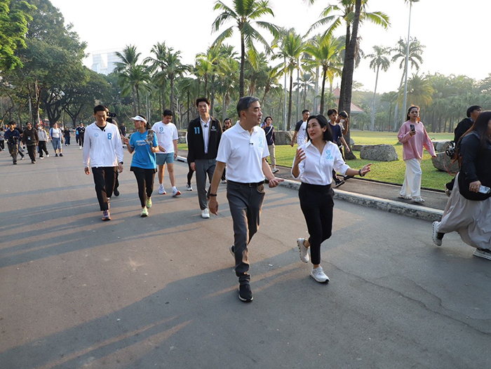 อภิสิทธ์