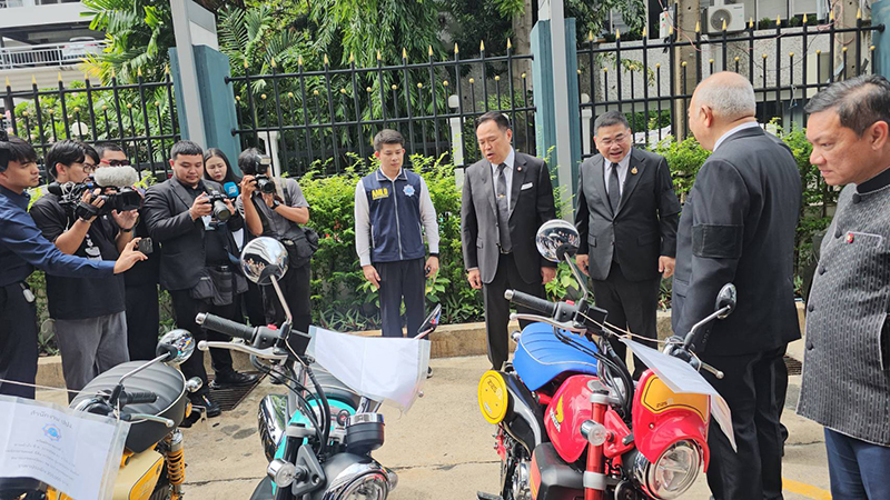 อนุทิน ชาญวีรกูล