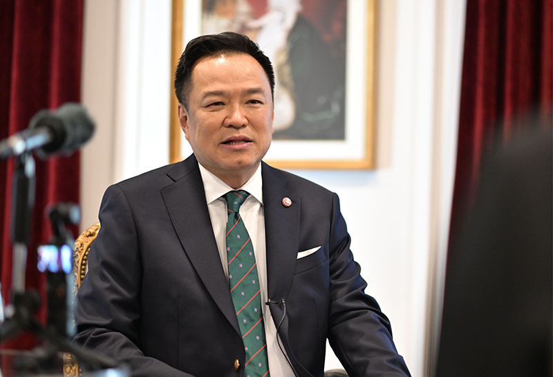 อนุทิน ชาญวีรกูล