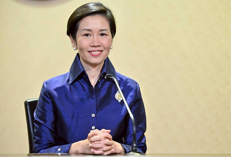 รัชดา ธนาดิเรก