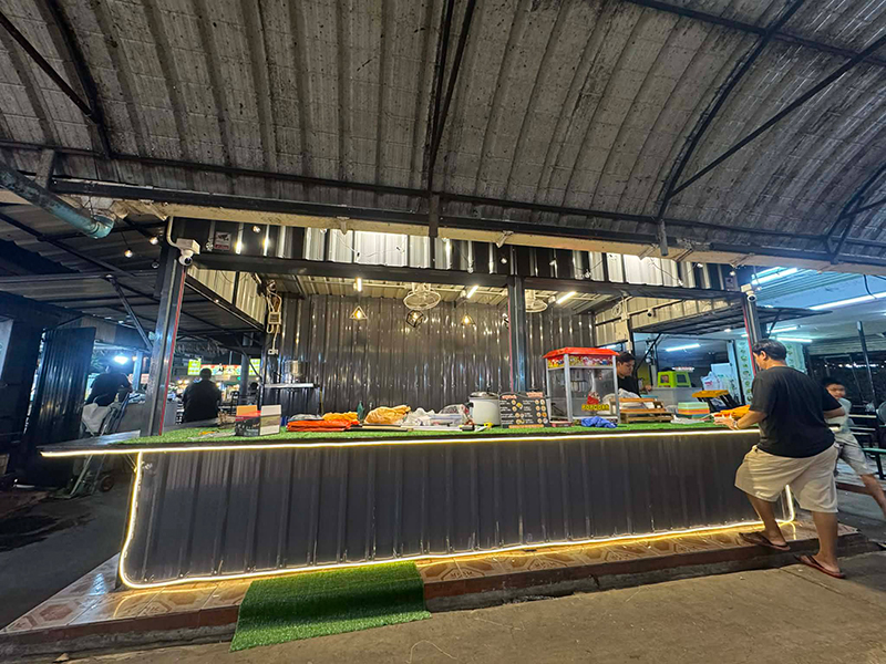 เด็ก 10 ขวบช่วยน้าขาย ข้าวไข่เจียว