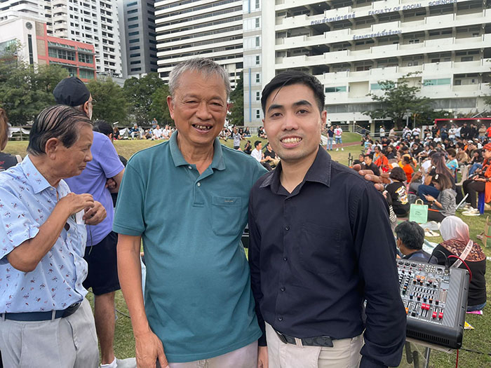 ใบตองแห้ง