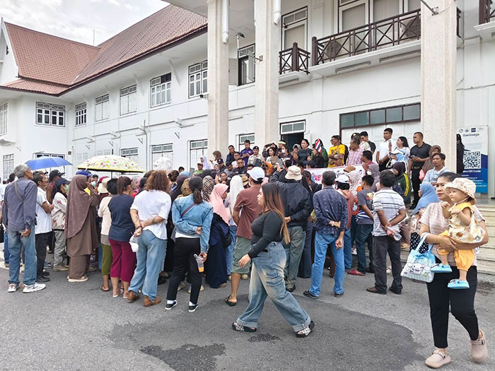 ทวงเงินเยียวยาน้ำท่วม