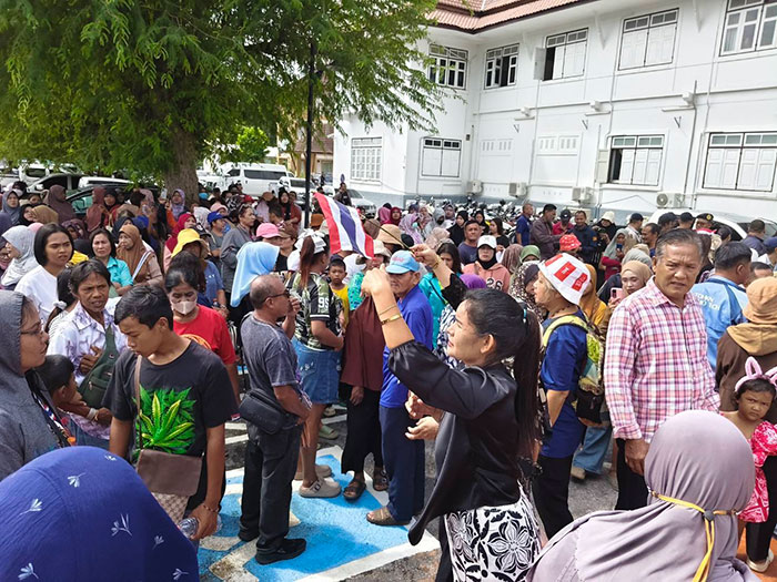 ทวงเงินเยียวยาน้ำท่วม