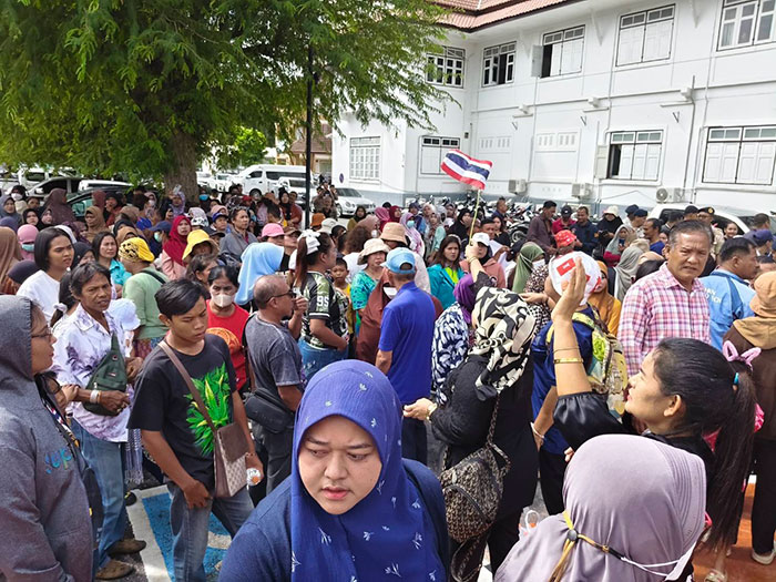 ทวงเงินเยียวยาน้ำท่วม