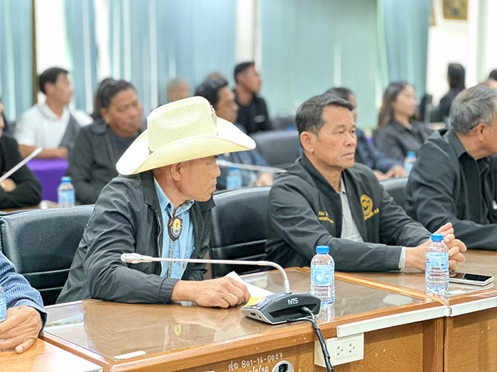 อ.ส.ค.ยอมปรับแผนรับซื้อนมดิบ