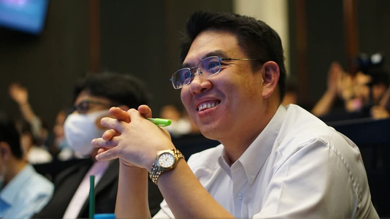  วิโรจน์ ลักขณาอดิศร