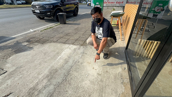 หนุ่มโรงปูน นั่งก๊งเหล้ากับเพื่อน