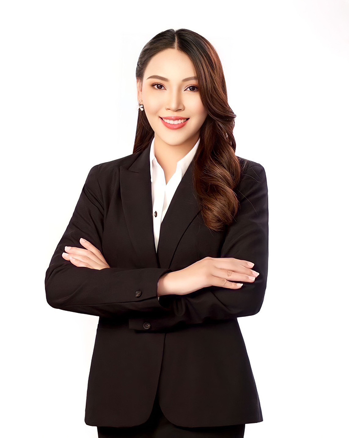 ทนายน้ำมนต์