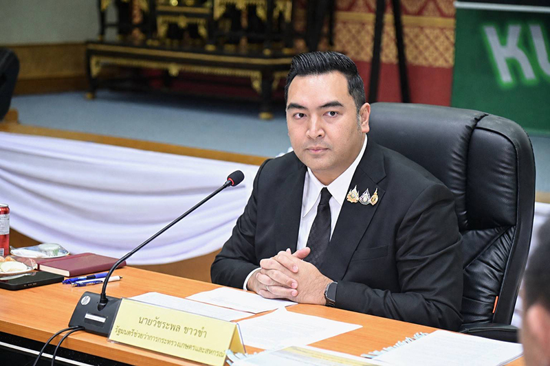 วัชระพล ขาวขำ