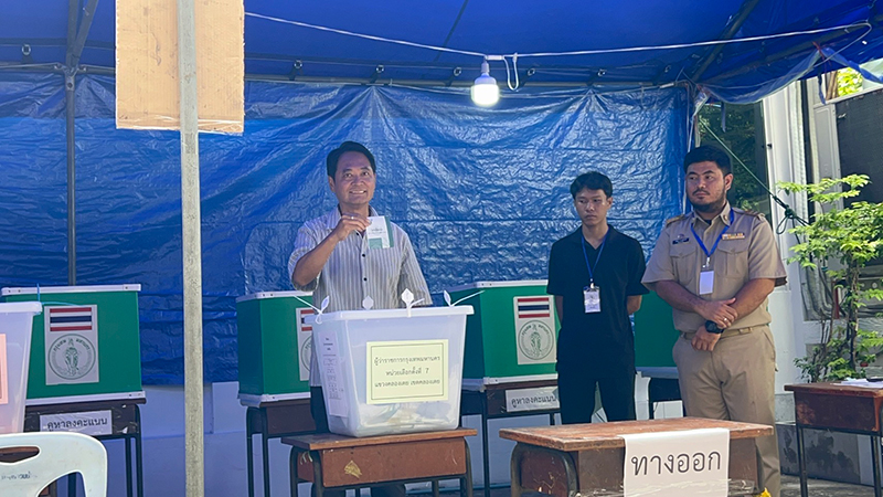 อนุชา บูรพชัยศรี