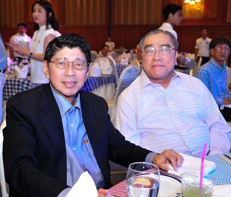 ศ.กิตติคุณ ดร.วิษณุ เครืองาม รองนายกฯ และ วิรัช ชินวินิจกุล รองประธานศาลฎีกา